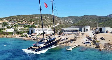 Bodrum'da 978 milyon liralık dev yelkenli suya indirildi