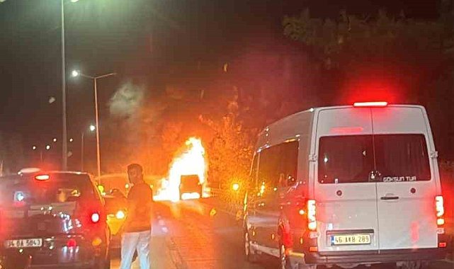 Bodrum'da seyir halindeki cip alev topuna döndü, sürücü son anda kurtuldu