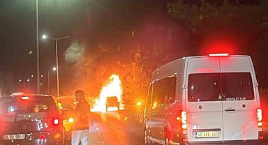 Bodrum'da seyir halindeki cip alev topuna döndü, sürücü son anda kurtuldu