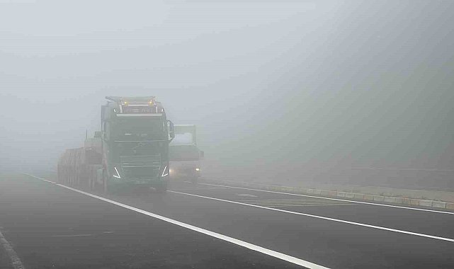 Bolu Dağı sisle kaplandı, görüş mesafesi 20 metreye düştü