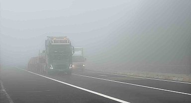 Bolu Dağı sisle kaplandı, görüş mesafesi 20 metreye düştü