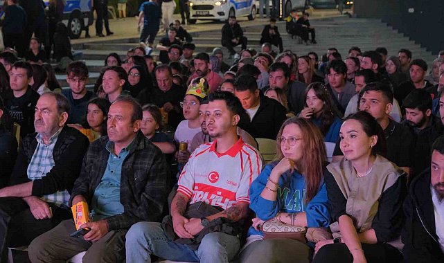 Bolu'da dev ekranda milli heyecan