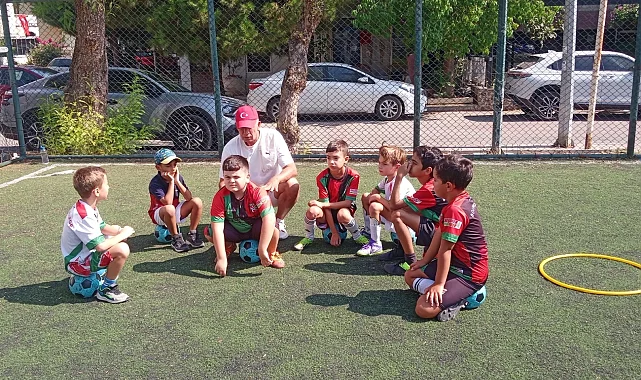 Bostanlıspor'un minik futbolcuları iş başı yaptı