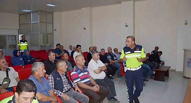 Boyabat'ta servis şoförleri ve rehber personellere trafik eğitimi