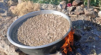 Bozkır'da geleneksel pekmez yapımı sabır ve emek gerektiriyor