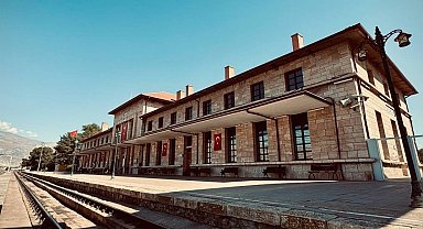 Bu gara ilk tren 1938 yılında ulaştı