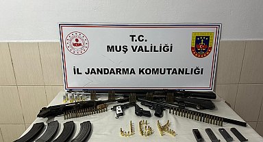 Bulanık'ta çok sayıda silah ve mühimmat ele geçirildi
