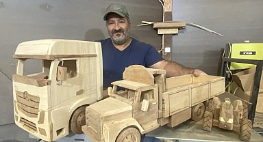 Burdur'da hobi olarak başladığı ahşap ustalığına belediyenin atölyesinde devam ediyor