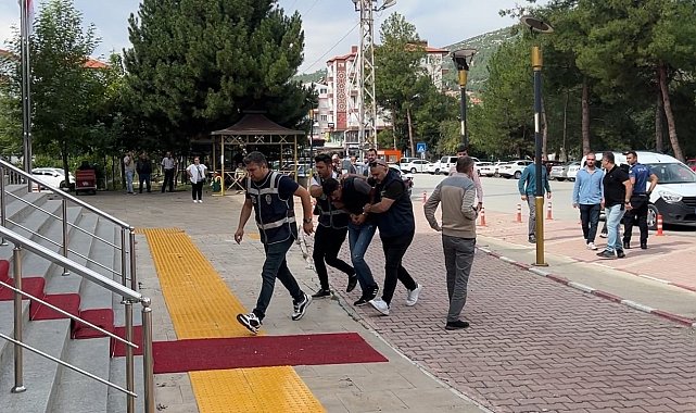 Burdur'da kuzenini öldüren sanık ile eşinin tutukluğuna devam etmesi kararlaştırıldı
