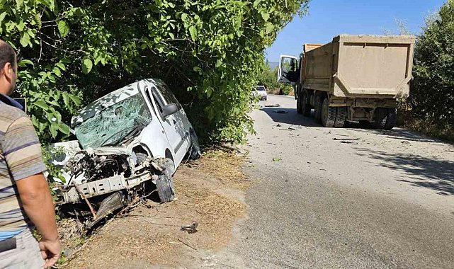 Burdur'da otomobil ile kamyon çarpıştı: 1 ölü