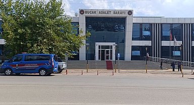 Burdur'da polise saldıran koca tutuklandı, karısı adli kontrolle serbest