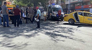 Burdur'da ticari taksi ile otomobil çarpıştı: 3 yaralı