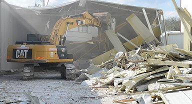 Bursa Nilüfer'de iki kaçak yapı daha yıkıldı