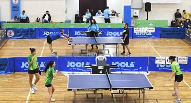 Bursa Osmangazi Belediyesi masa tenisine ev sahipliği yaptı