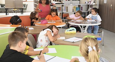 Bursa Osmangazi'de çocuklar bu atölyede yazma alışkanlığı kazanıyor