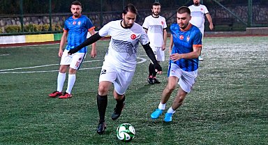 Bursa Osmangazi'de Geleneksel Halı Saha Turnuvası başladı