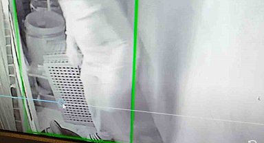 Bursa'da 3 hırsız yüzlerini kamufle edip kapattı, terlikten kimlikleri belirlendi