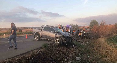 Bursa'da feci kaza: Eski belediye başkanı hayatını kaybetti, eşi ve 1 kişi yaralandı