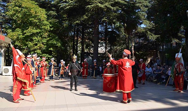 Bursa'da hastalar mehter takımı ile moral buldu