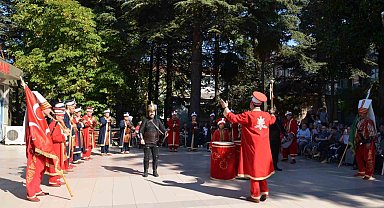 Bursa'da hastalar mehter takımı ile moral buldu