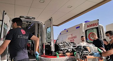Bursa'da kamyon ile çarpışan motosiklettekilerden biri hayatını kaybetti