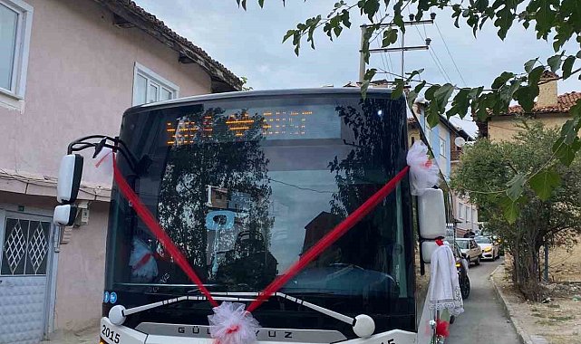 Bursa'da otobüs gelin arabası gibi süslendi