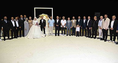 Bursa'da siyaset ve iş dünyasını buluşturan düğün