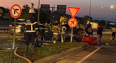 Bursa'da traktöre çarpıp yanan otomobildeki anne-kız yaralandı