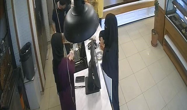 Bursa'daki kadın tırnakçılar polisi aşamadı, 40 yıl hapis cezasıyla arandığı ortaya çıktı