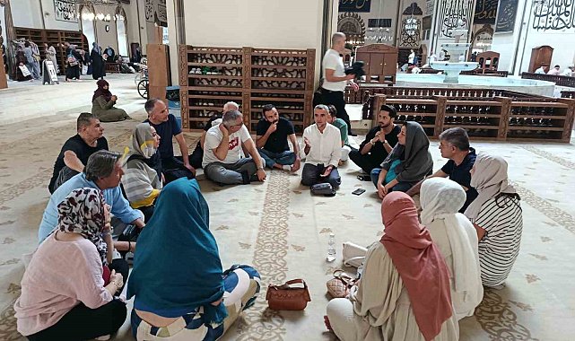 Bursalı rehberlere Ulu Cami'de hat sanatı eğitimi