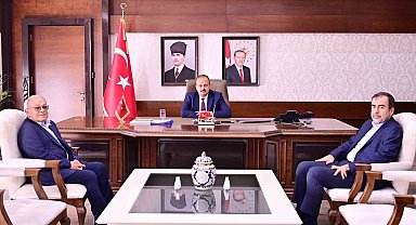 Büyükşehir Belediye Meclisi toplantısı öncesi Vali Canbolat, AK Parti ve CHP İl Başkanlarını ağırladı