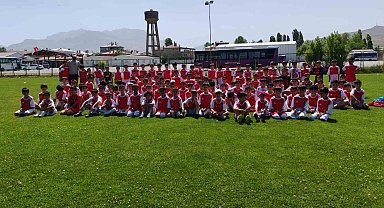 Büyükşehir Belediyespor'dan Vanspor'a altyapı desteği