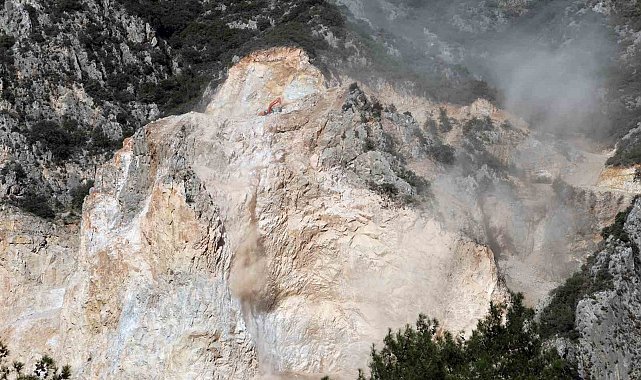 Büyükşehir, turistik mahalledeki taş ocağındaki patlatmalar için harekete geçti