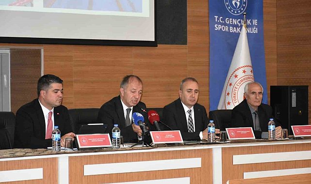Çakmur; "Yeni stat projesi hız kesmeden sürüyor"
