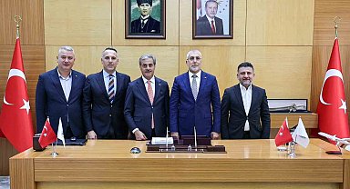 Çalışma ve Sosyal Güvenlik Bakanı Işıkhan Sakarya'da