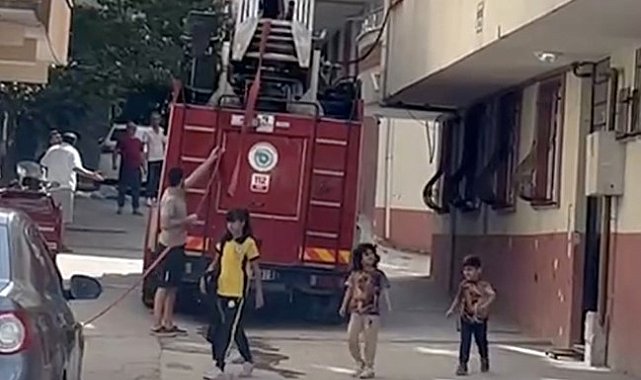 Çamaşır makinesinden çıkan yangına itfaiye müdahale etti