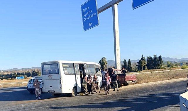 Çanakkale'de işçi minibüs ile hafif ticari araç çarpıştı, kaza ucuz atlatıldı