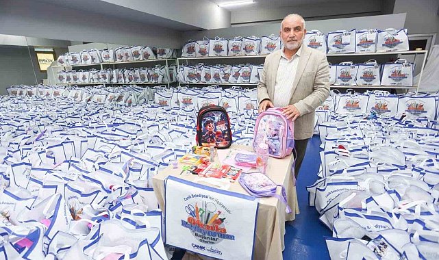 Canik'te okula başlayan tüm öğrencilere çanta ve kırtasiye seti belediyeden
