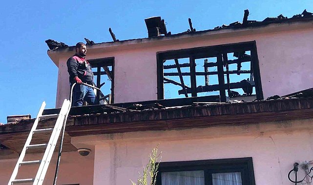 Çavdarhisar'da evin terasına gözleme yapmak için yakılan ateş yangına sebep oldu