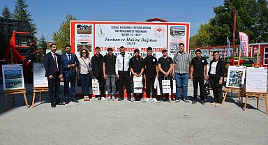 Çavdarhisar'da lise öğrencilerine tarım makineleri tanıtıldı