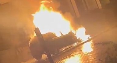 Çaycuma'da otomobil park halindyken alev aldı