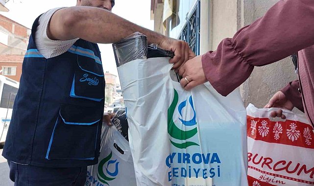 Çayırova'da ihtiyaç sahibi öğrencilere kırtasiye desteği