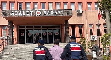 Cezaevi firarisi camide uyurken yakalandı