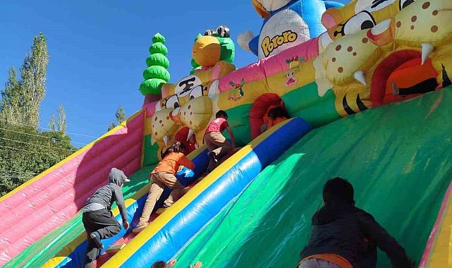 Çıldır'da 'Merkezim Her Yerde' projesi köy çocuklarıyla buluştu