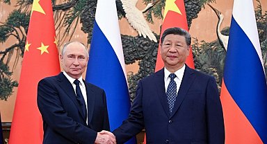 Çin Devlet Başkanı Xi, Rus mevkiidaşı Putin ile bir araya geldi