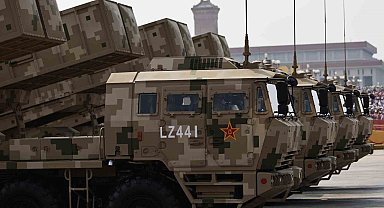 Çin, Zafer Günü'nü görkemli bir askeri geçit töreni ile kutladı