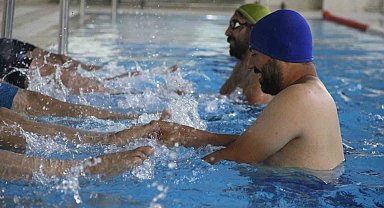 Cizre'de 18-45 yaş arası vatandaşlara ücretsiz yüzme eğitimi