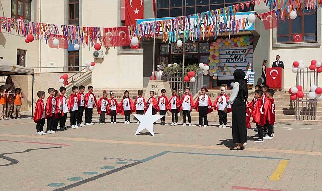 Cizre'de İlköğretim Haftası coşku ile kutlandı