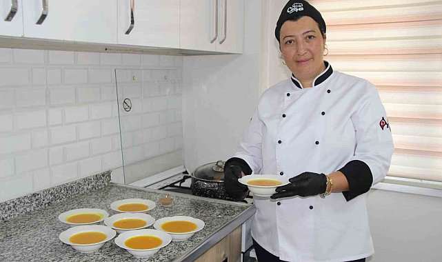 Cizre'de kursiyer kadınlar ADEM'de tescilli "Bırınczer" tatlısını öğreniyor