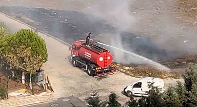 Çocukların çıkardığı yangını itfaiye söndürdü